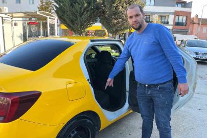 Bursalı taksici yaşlı çiftin araçta unuttuğu 5500 Euro’yu teslim etti