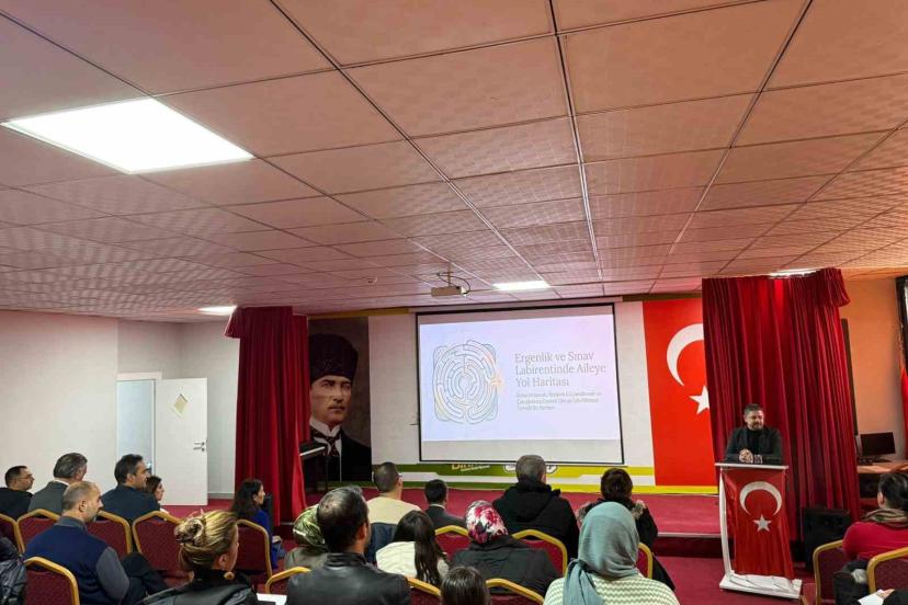 Çamlıca Koleji’nde "Aile ve Çocuk İletişimi" semineri