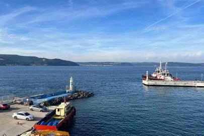 Çanakkale Boğazı sisin etkisini yitirmesiyle tekrar trafiğe açıldı
