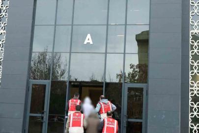 Çanakkale’de kuyumcuyu soymaya kalkışan 2 şüpheli tutuklandı