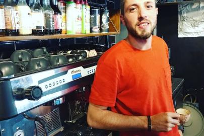 Çanakkale’de tıra çarpan otomobilin sürücüsü hayatını kaybetti