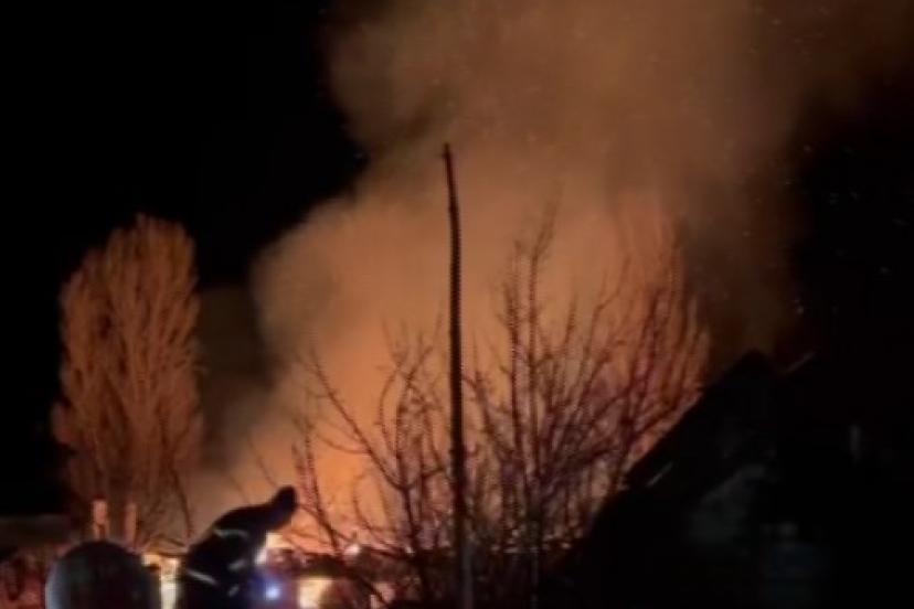 Çankırı’da köyde çıkan yangında iki ev küle döndü