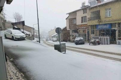 Çelikhan beyaza büründü