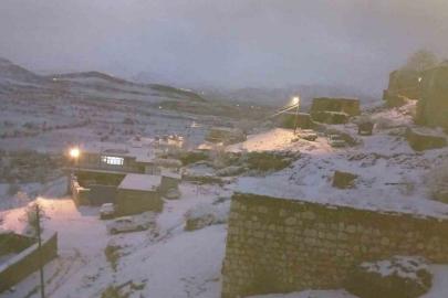 Çermik’e mevsimin ilk karı yağdı