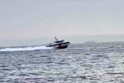 Çeşme açıklarında mülteci hareketliliği: Sahil Güvenlik mülteci botunu takip etti