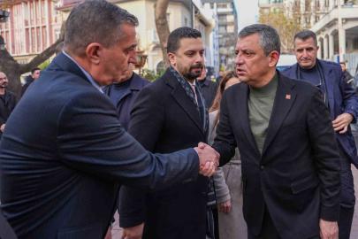 CHP Genel Başkanı Özel, Şehzadeler Belediyesini ziyaret etti