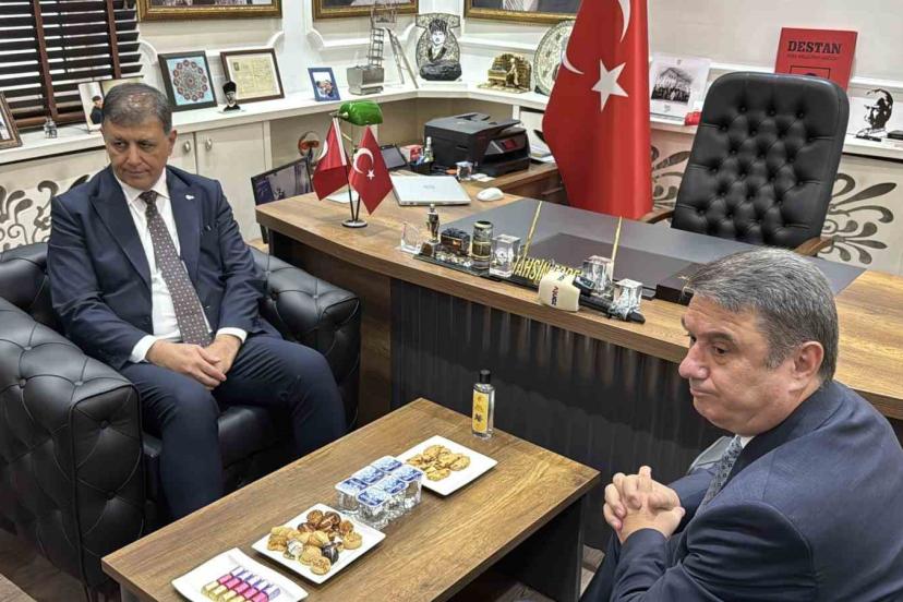 ’Çıplak ayak’ eylemine Başkan Cemil Tugay’dan yanıt