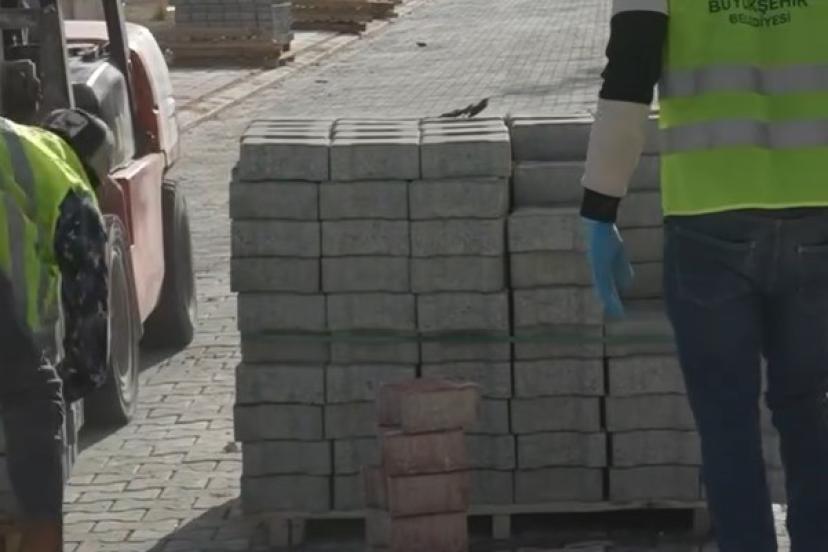 Çivril Belediyesi uzun yıllardır yapılmayan Kızılcasöğüt Mahallesi üst yapı çalışmalarına başladı