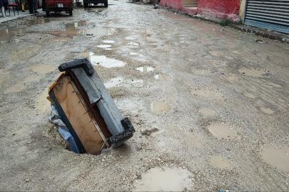 Çöken yola kanepe kollu önlem