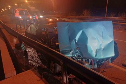 Çorum’da otomobil bariyerlere çarptı: 1 yaralı