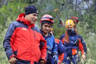 Dağın zirvesinde mahsur kalıp çığlığını 4 gün sonra duyurabilen genç: "Devletimden Allah razı olsun, gelmeseler ölecektim"