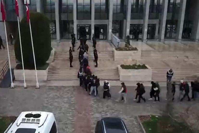 Denizli merkezli 6 ilde düzenlenen dolandırıcılık operasyonunda 16 zanlı tutuklandı