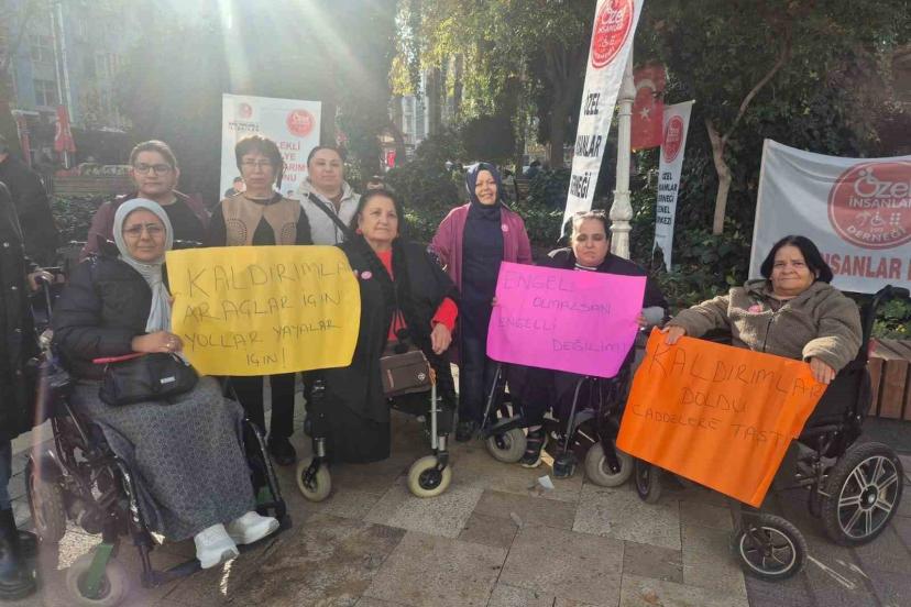 Denizlili vatandaşlar engelli bireylerin yaşadıkları zorlukları ‘1 Dakika Özel İnsan’ etkinliğinde hisseti