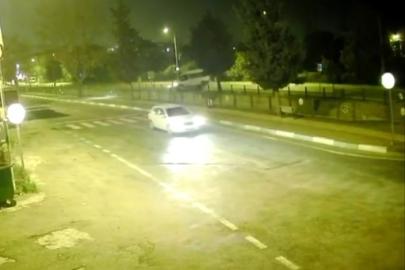 Dereye uçan minibüsün sürücüsü yaralandı