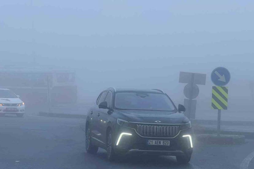 Diyarbakır’da uçak seferlerine sis engeli