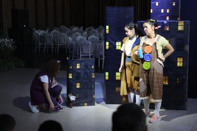 Dünyadaki Son Çiçek oyunu, miniklerden büyük beğeni topladı