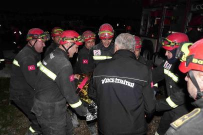 Düzce itfaiyesine enkazda arama kurtarma eğitimi