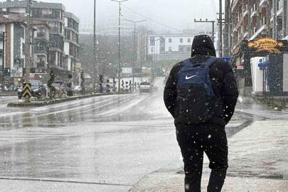 Düzce’ye mevsimin ilk karı düştü