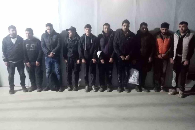 Edirne’de 20 kaçak göçmen sınırda yakalandı