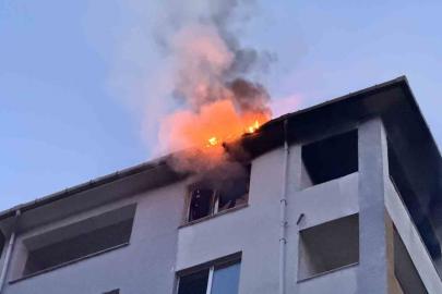 Edirne’de dairede çıkan yangın çatıya  sıçradı