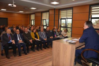 Edremit’te 2025 yılı sonu muhtarlar değerlendirme toplantısı gerçekleştirildi