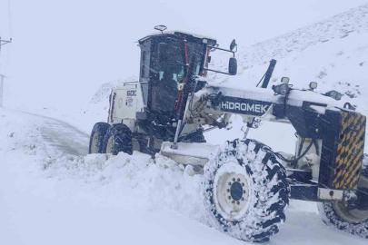 Elazığ’da 423 köy yolu ulaşıma kapandı, ekiplerin çalışması sürüyor