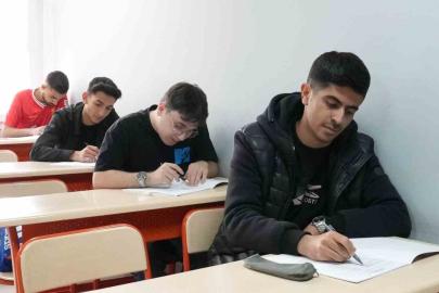 Elazığ’da 9 bin öğrenci sınavda ter döktü