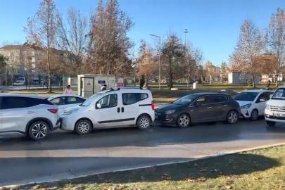 Elazığ’da buzlanma zincirleme kazaya neden oldu: 6 araç birbirine girdi