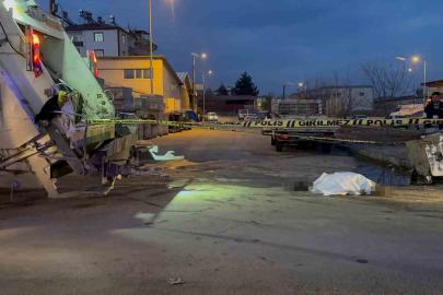 Elazığ’da çöp kamyonunun altında kalan işçi hayatını kaybetti