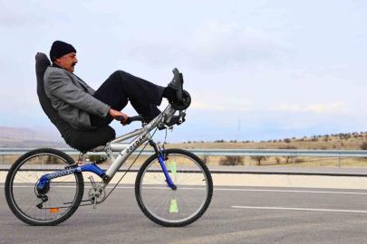 Elazığ’da ilginç bisiklet tasarımı: Polisler bile durdurup inceliyor