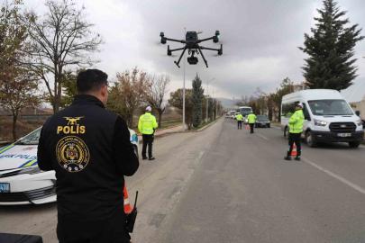 Elazığ’da kurallara uymayan sürücüler, dronla tespit edildi