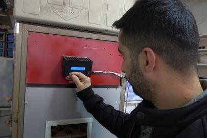Elektrik mühendisi atık malzemelerden kuluçka makinesi yaptı