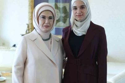 Emine Erdoğan, Suriye Cumhurbaşkanı Şara’nın eşi Latife El Durubi ile görüştü