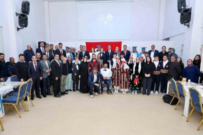 Engeller sevgiyle aşıldı: Ahlat’ta özel gün için anlamlı buluşma