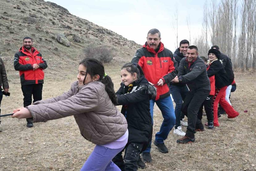 Engelleri doğa ile aştılar