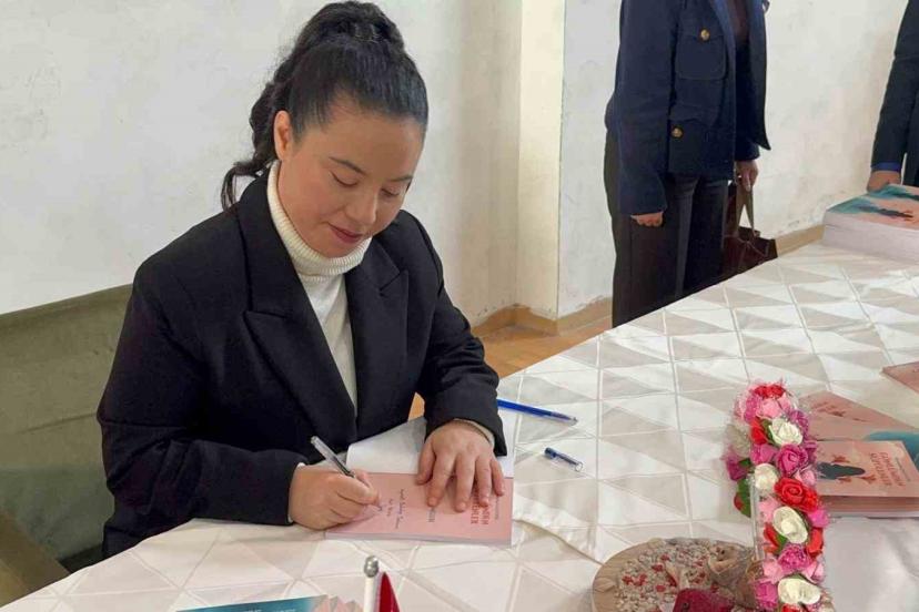 Engelli Ümmühan, ilk kitabını Cumhurbaşkanı Erdoğan’a yazdı