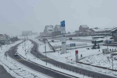 Erciyes’te kar yağışı