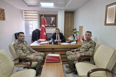 Ergani Sulh Ceza Hakimi Tosunoğlu, tabur ve ilçe jandarma komutanını ağırladı