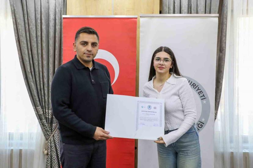 Erzincan’da kadın girişimcilere yönelik sertifika programı tamamlandı