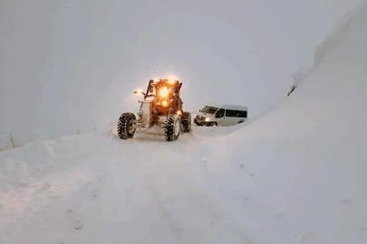 Erzincan’da kar ve tipi nedeniyle 341 köy yolu ulaşıma kapandı