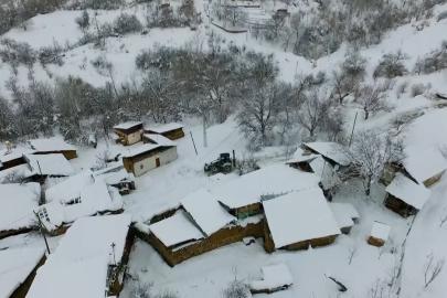 Erzincan’da kar ve tipi ulaşımı olumsuz etkiledi: 12 köy yolu kapandı