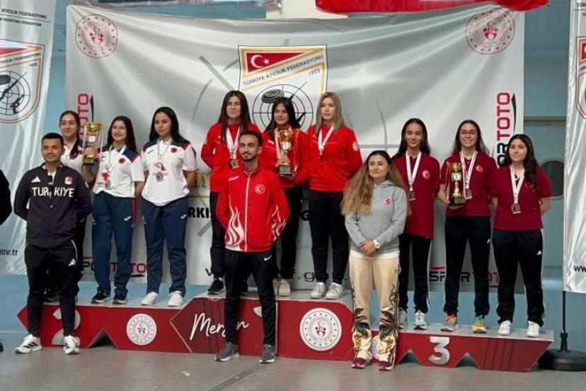 Erzurum ETÜ Atıcılık takımı Mersin’de birinci oldu