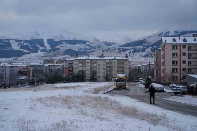 Erzurum güne karla uyandı