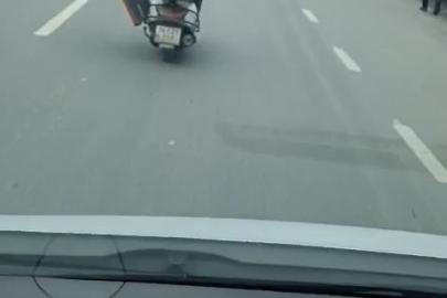 Esenyurt’ta akan trafikte hayrete düşüren görüntü