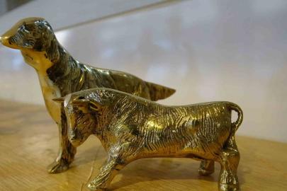 Eşinden öğrendi, dökümü sanat eserine dönüştürüyor