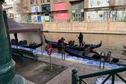 Eskişehir’de dondurucu soğuğa rağmen gondol seferleri devam ediyor