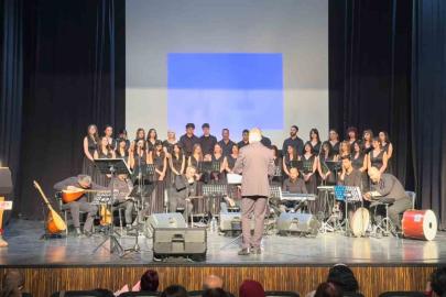 Eskişehir’de öğretmenlerden ve öğrencilerden unutulmaz konser