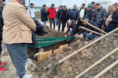 Evinde vahşice öldürülen kadın toprağa verildi