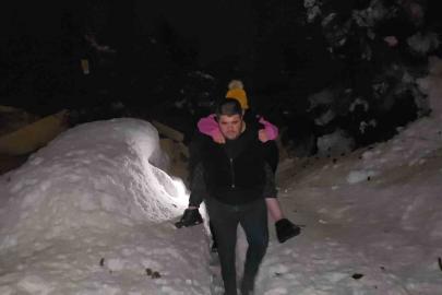 Evlerinde mahsur kalan engelli anne ve kızı ekiplerce kurtarıldı