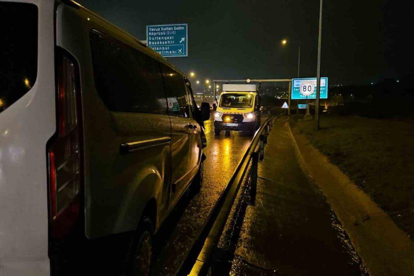 Eyüpsultan’da yağış nedeniyle 7 araç birbirine girdi: 2 yaralı